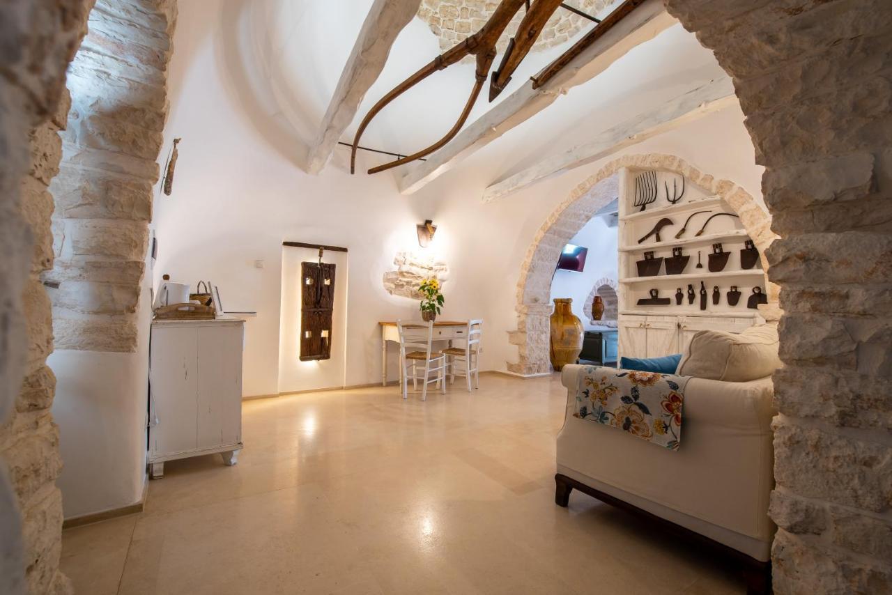 Trulli Holiday Deluxe & Wellness อัลเบโรเบลโล ภายนอก รูปภาพ