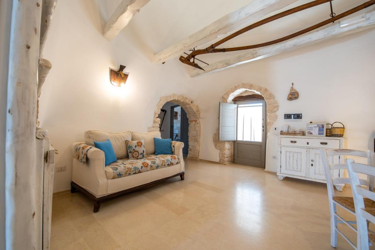 Trulli Holiday Deluxe & Wellness อัลเบโรเบลโล ภายนอก รูปภาพ